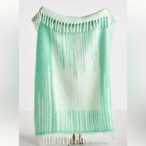 Anthropologie COZY COCOON FRINGED THROW BLANKET Style No. 69669844 GREEN
